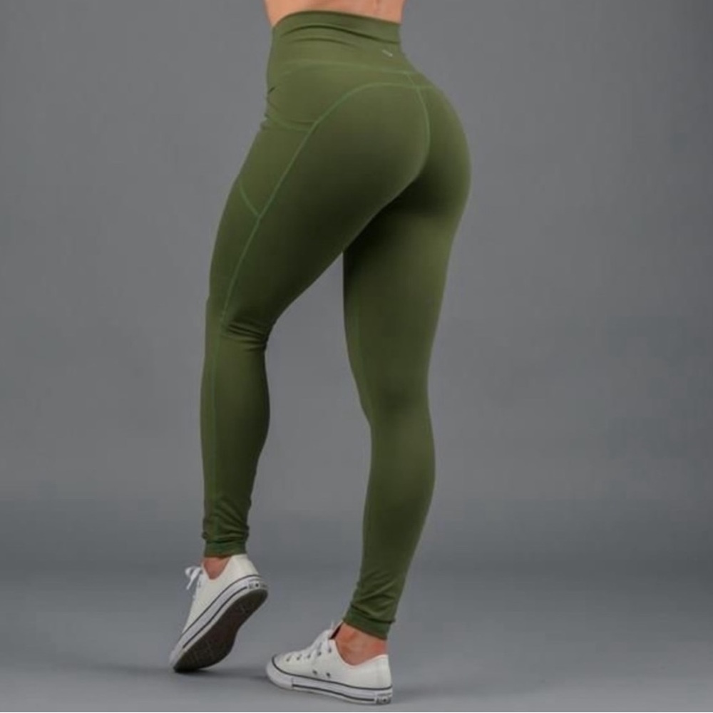 Buffbunny Luna Pocket Leggings in Avo Green Size Small